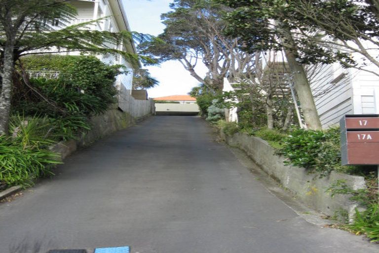 Photo of property in 17 Grove Road, Kelburn, Wellington, 6012