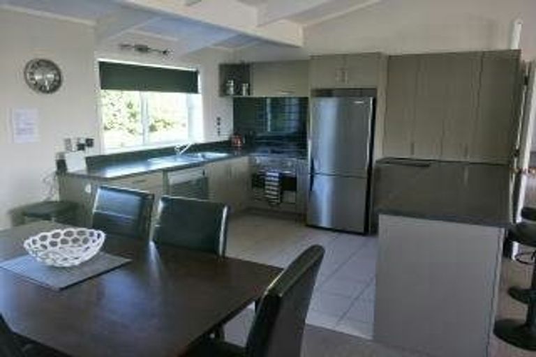 Photo of property in 8 Walmer Grove, Bell Block, New Plymouth, 4312