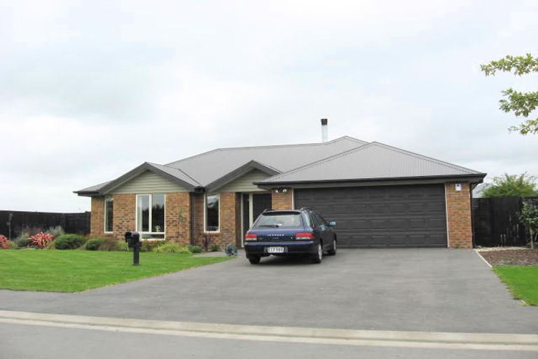 Photo of property in 22 Cairnbrae Drive, Prebbleton, 7604