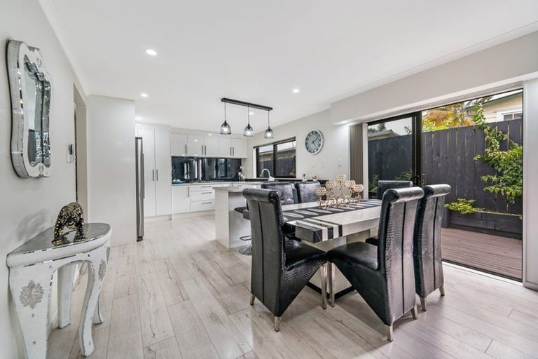 Photo of property in 61a Awaroa Road, Sunnyvale, Auckland, 0612