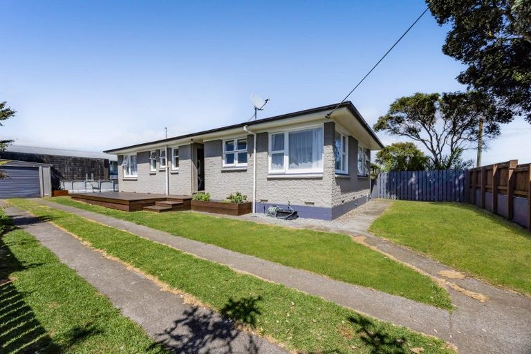 Photo of property in 15a Pratt Street, Waitara, 4320
