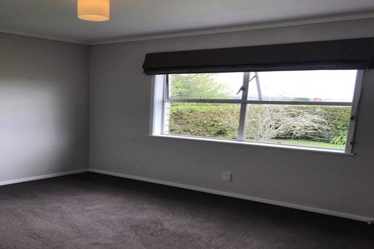 Photo of property in 3/200 Te Atatu Road, Te Atatu South, Auckland, 0610