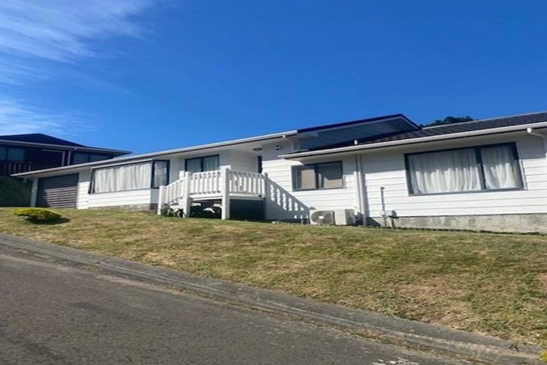 Photo of property in 2 Dennis Way, Island Bay, Wellington, 6023