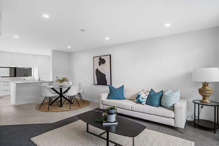 Photo of property in 4d Weetman Drive, Browns Bay, Auckland, 0630