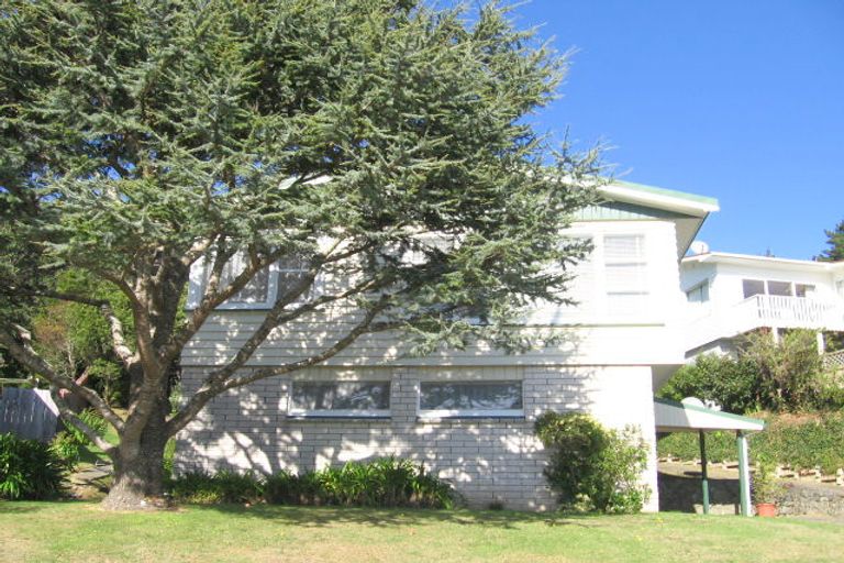 Photo of property in 23 Woodman Drive, Tawa, Wellington, 5028