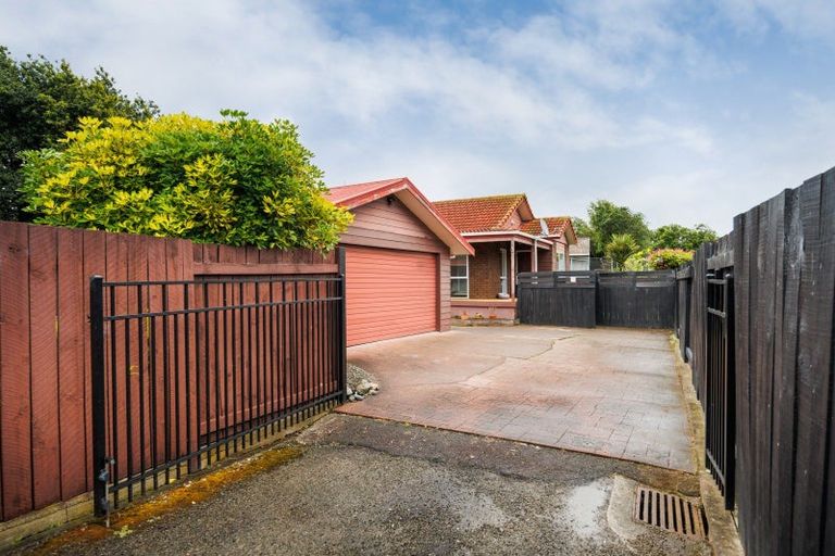 Photo of property in 21 Dalfield Place, Highbury, Palmerston North, 4412