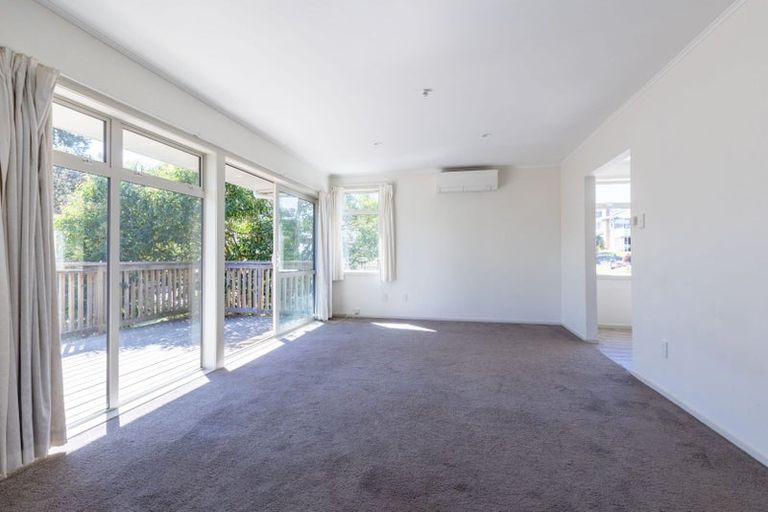 Photo of property in 8 Altona Road, Forrest Hill, Auckland, 0620