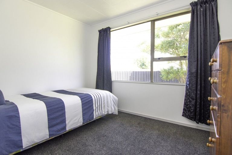 Photo of property in 51 Acacia Street, Kelvin Grove, Palmerston North, 4414