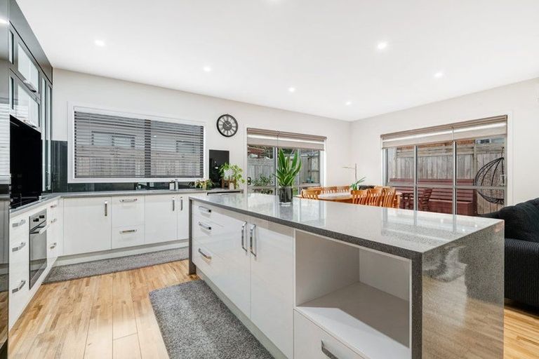 Photo of property in 30 Salamanca Road, Sunnynook, Auckland, 0620