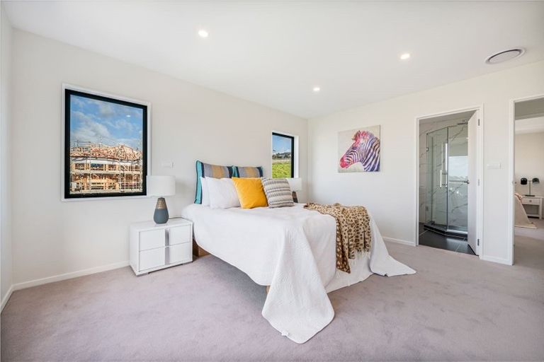 Photo of property in 1 Aklander Rise, Flat Bush, Auckland, 2019