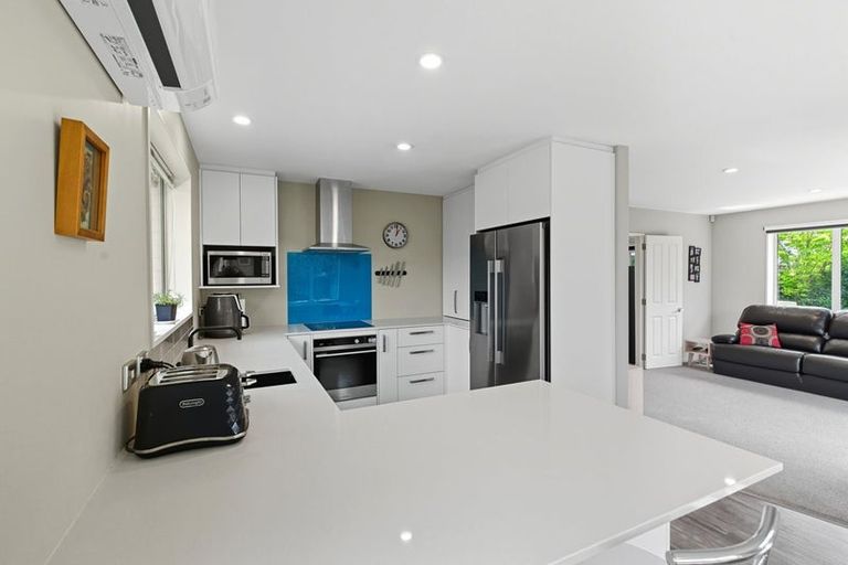 Photo of property in 21 Blowers Place, Halswell, Christchurch, 8025