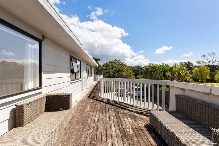 Photo of property in 41 De Quincey Terrace, Highland Park, Auckland, 2010