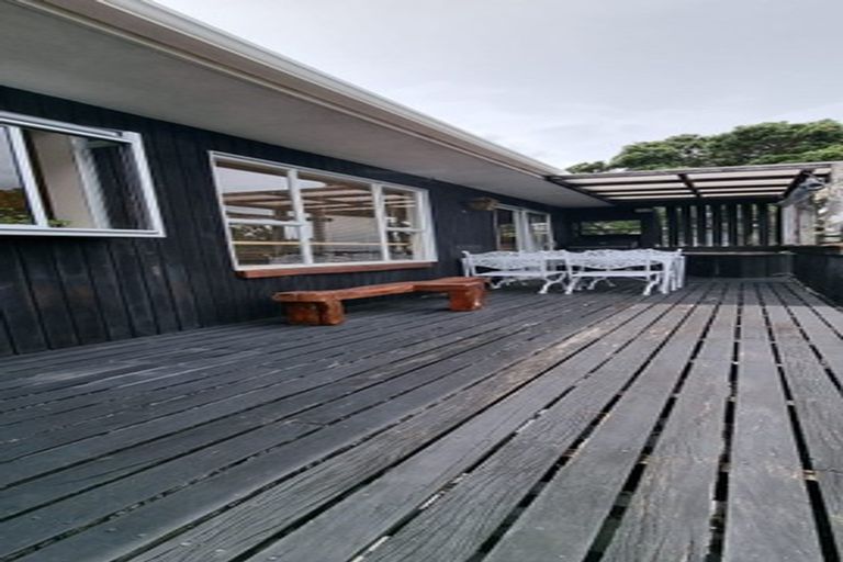 Photo of property in 78a Sunset Road, Unsworth Heights, Auckland, 0632