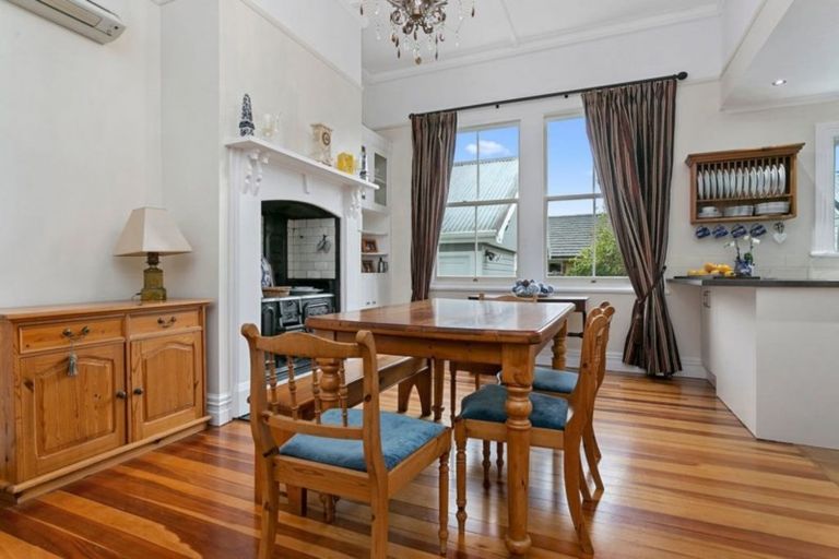 Photo of property in 53 Williams Street, Cambridge, 3434