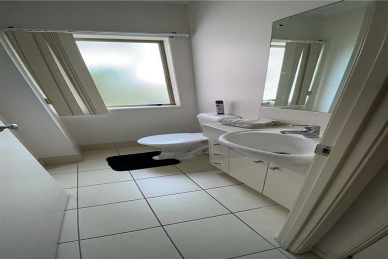 Photo of property in 36 Trimaran Drive, Gulf Harbour, Whangaparaoa, 0930