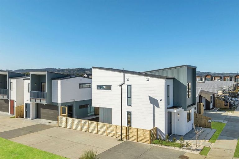 Photo of property in 24 John Gray Street, Papakura, 2110