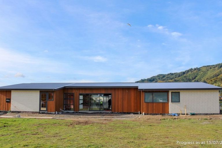 Photo of property in 11b Beach Road, Waikawa, Picton, 7220