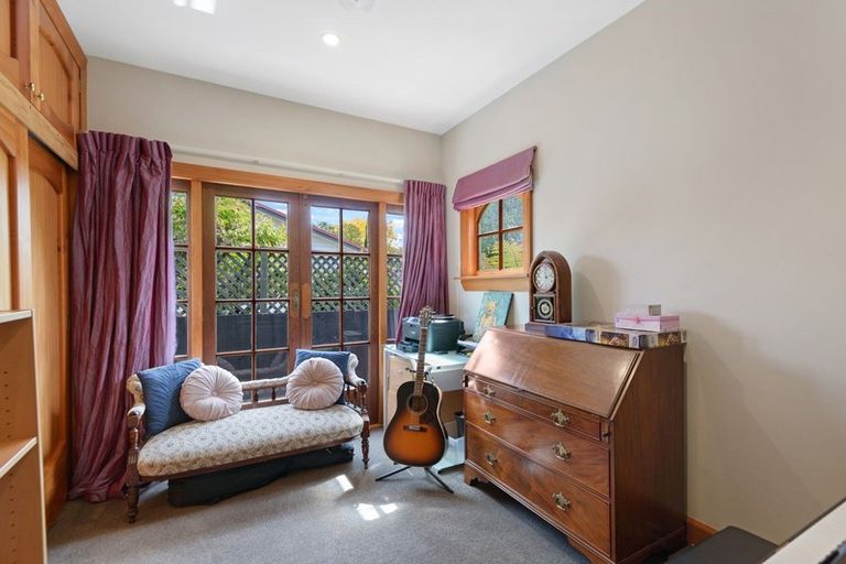 Photo of property in 4 Claxton Place, Saint Martins, Christchurch, 8022