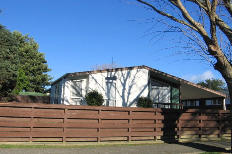 Photo of property in 105 Apollo Parade, Milson, Palmerston North, 4414