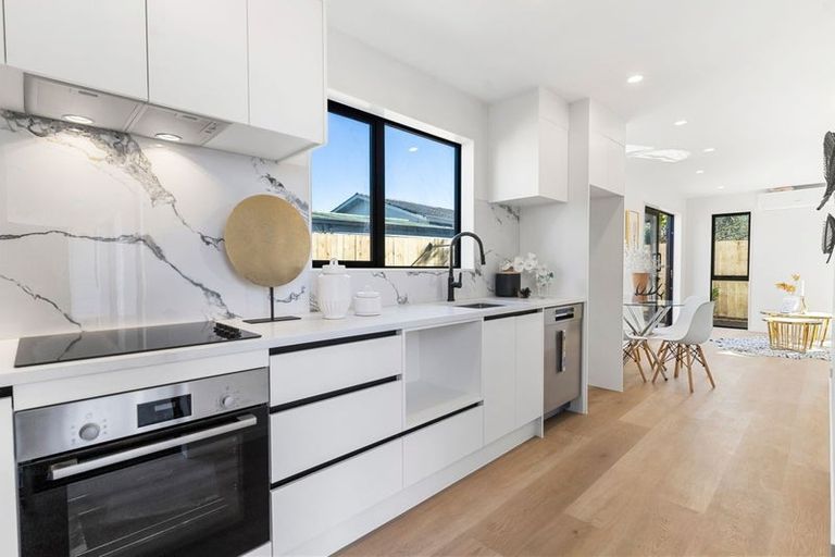 Photo of property in 52a Border Road, Henderson, Auckland, 0612