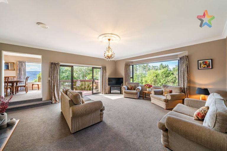 Photo of property in 18 Crestview Grove, Belmont, Lower Hutt, 5010