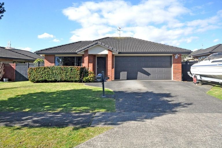 Photo of property in 219 Carnoustie Drive, Wattle Downs, Auckland, 2103