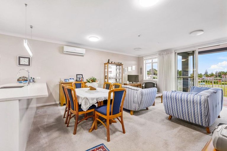 Photo of property in 80 Rewa Rewa Lane, Orewa, 0931