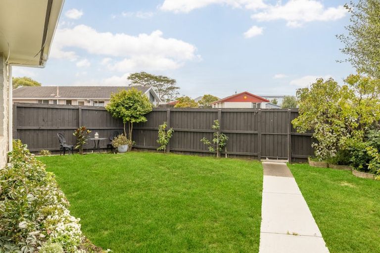 Photo of property in 1/17 Tamarisk Place, Parklands, Christchurch, 8083