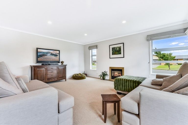 Photo of property in 42 Aquila Crescent, Rototuna North, Hamilton, 3210