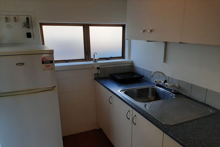 Photo of property in 2/7 Morton Avenue, Forrest Hill, Auckland, 0620