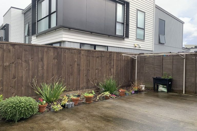 Photo of property in 21 Eyton Kay Road, Hobsonville, Auckland, 0616