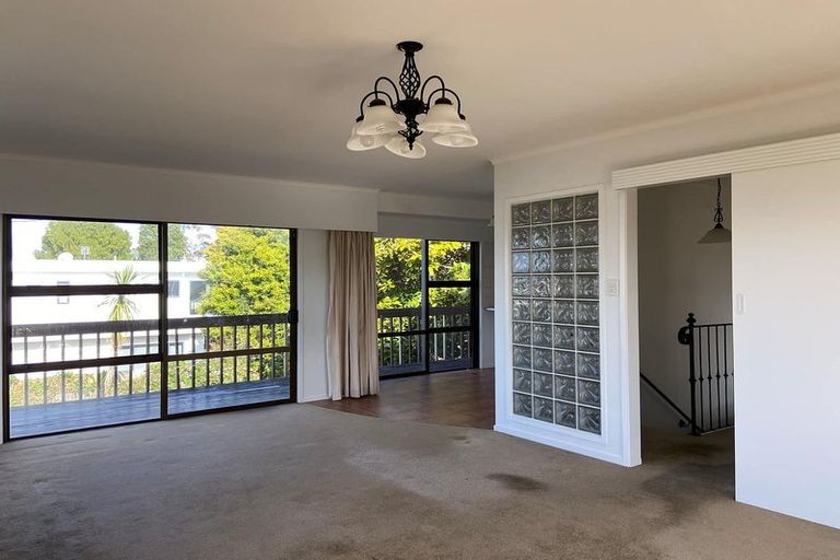 Photo of property in 2/43 Eastcliffe Road, Castor Bay, Auckland, 0620