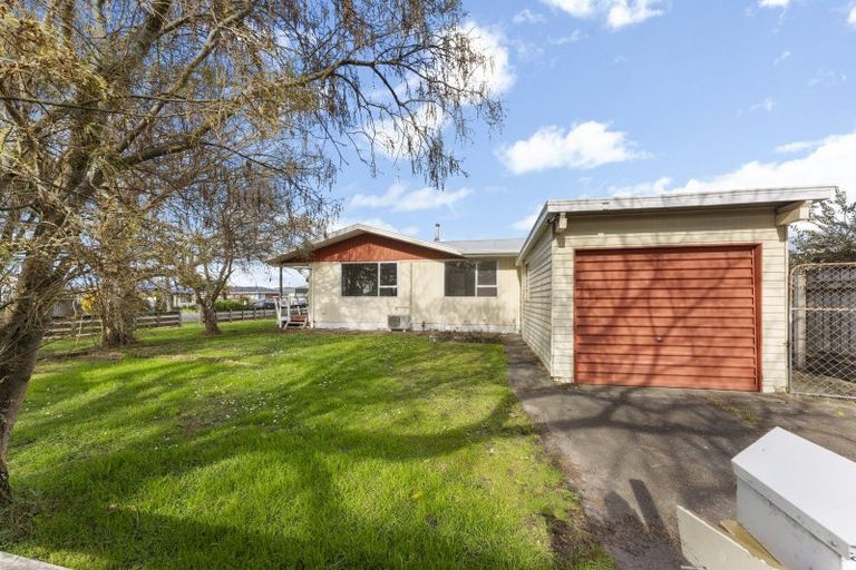 Photo of property in 1 Haast Place, Awapuni, Palmerston North, 4412