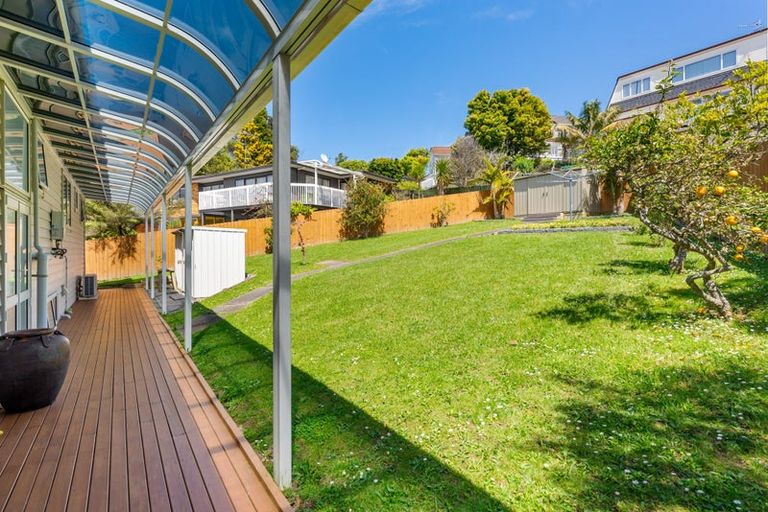Photo of property in 18 Murano Place, Chatswood, Auckland, 0626