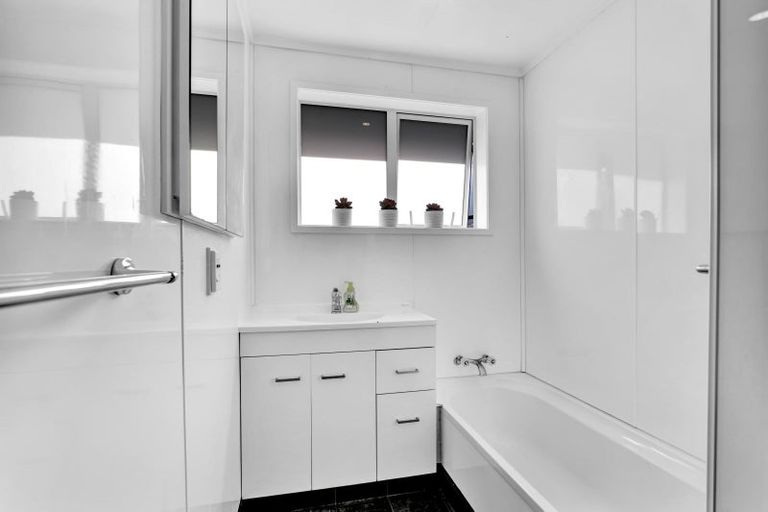 Photo of property in 13 Wilson Road, Opunake, 4616