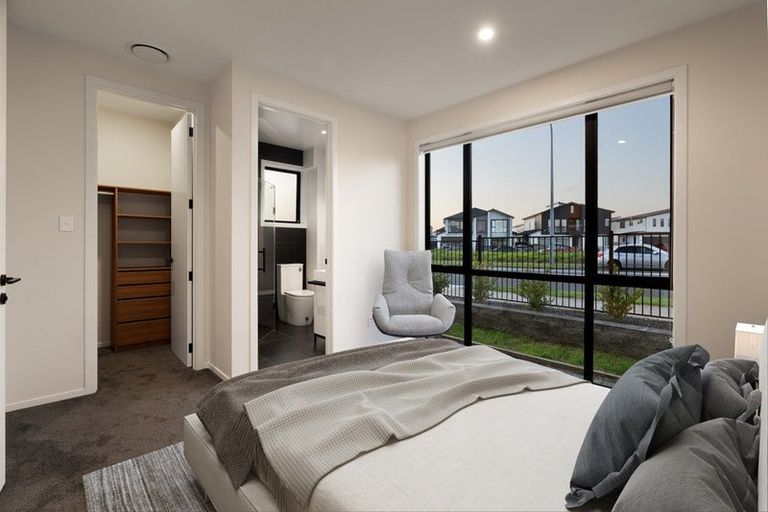 Photo of property in 1 Picnic Point Road, Hobsonville, Auckland, 0616