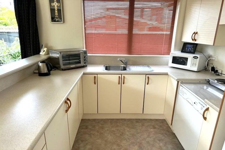 Photo of property in 26a Crofton Road, Harewood, Christchurch, 8051