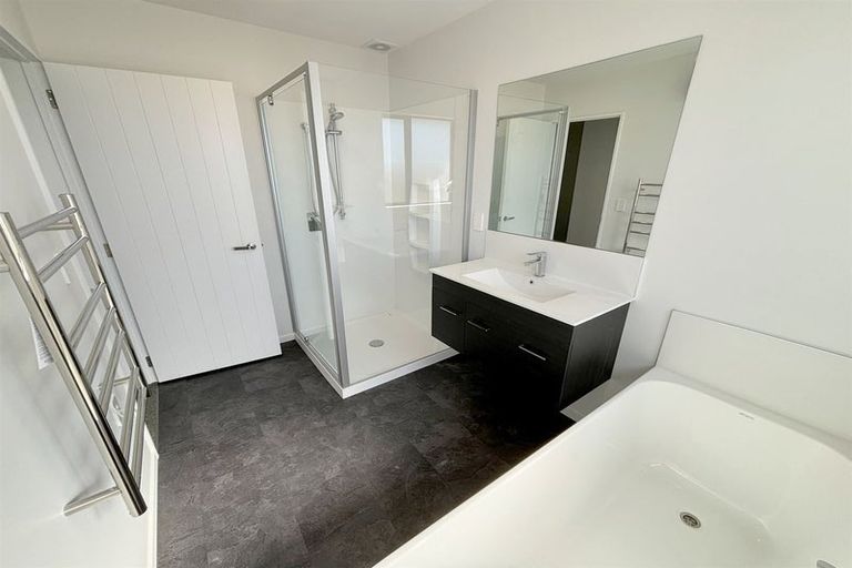 Photo of property in 10 Applegrove Crescent, Belfast, Christchurch, 8051