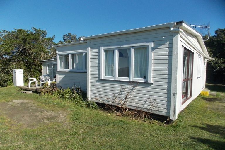 Photo of property in 24 Nuku Street, Tangimoana, 4822