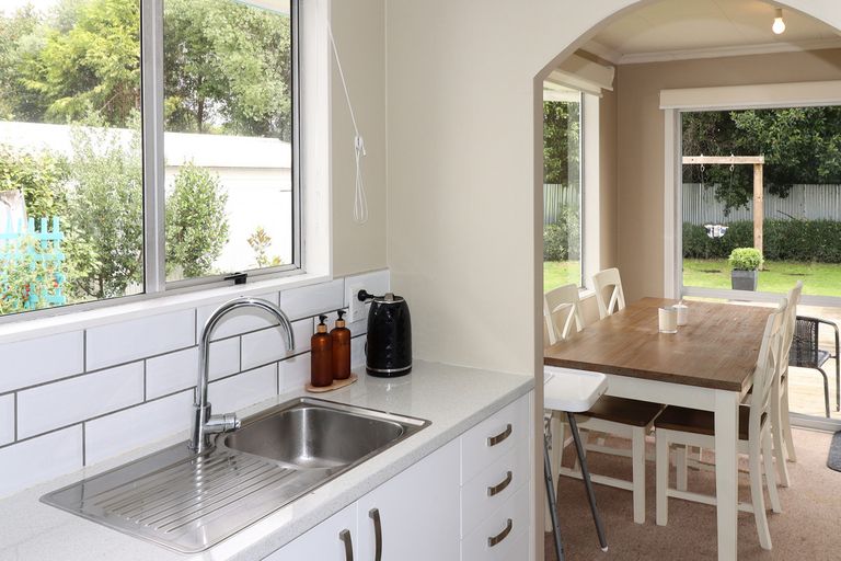 Photo of property in 22 Kupe Drive, Carterton, 5713