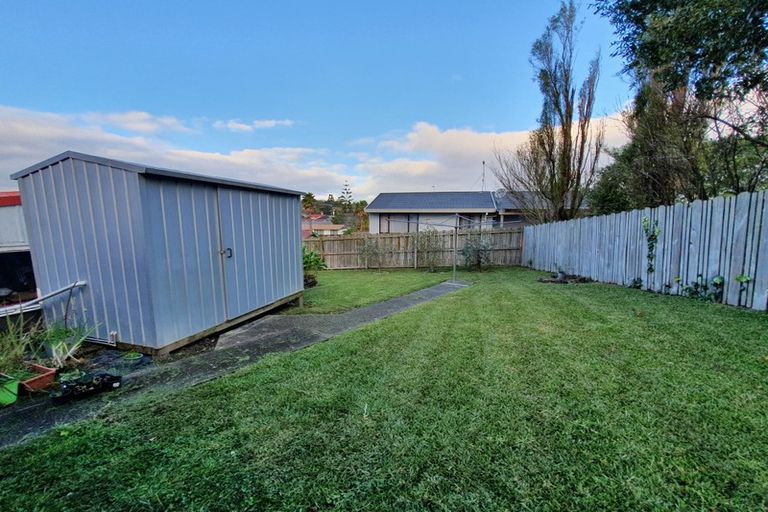 Photo of property in 41 Caribbean Drive, Unsworth Heights, Auckland, 0632