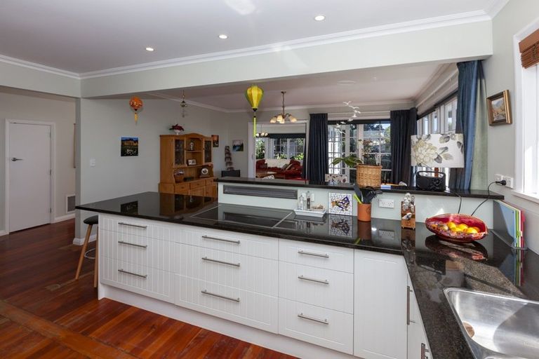 Photo of property in 1 Rosetta Road, Raumati South, Paraparaumu, 5032