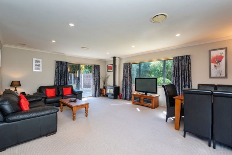 Photo of property in 62 Mahaki Road, Nikau Valley, Paraparaumu, 5032