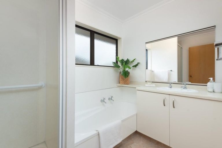 Photo of property in 1/2 Sunrise Avenue, Mount Maunganui, 3116