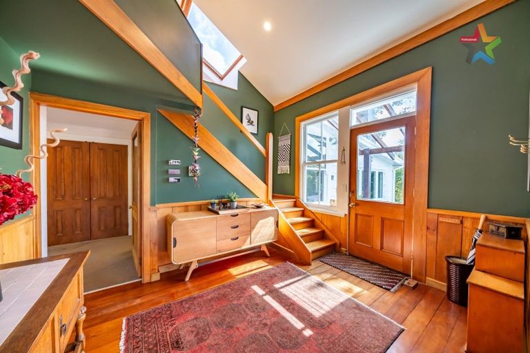 Photo of property in 100 Korokoro Road, Korokoro, Lower Hutt, 5012