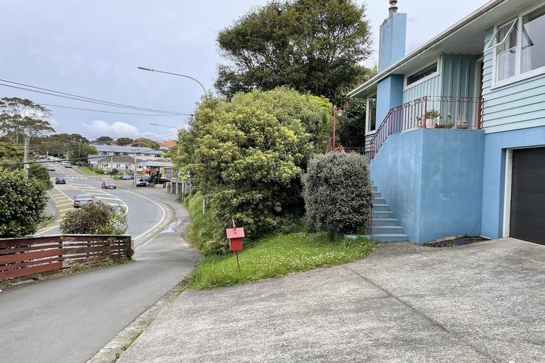 Photo of property in 1 Kohima Drive, Khandallah, Wellington, 6035