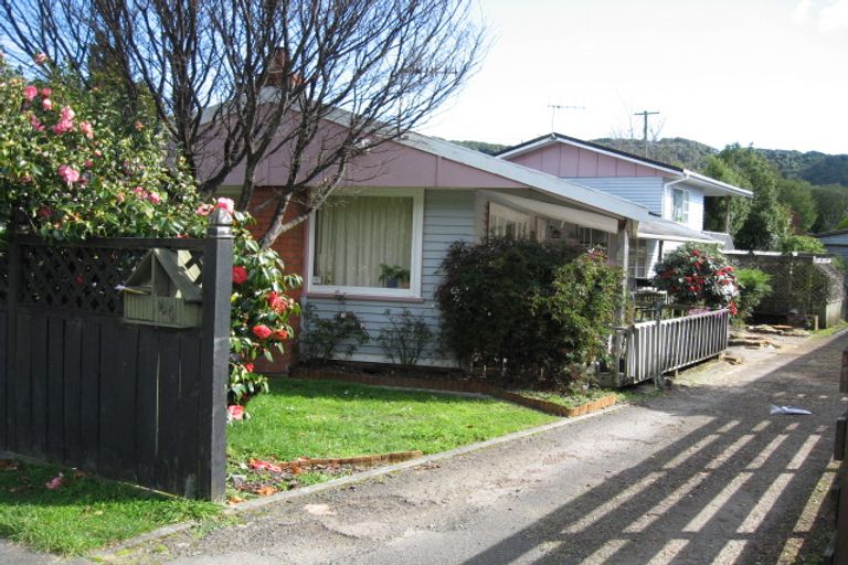 Photo of property in 40 Peel Place, Wainuiomata, Lower Hutt, 5014