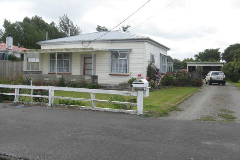 Photo of property in 30 Arthur Street, Pahiatua, 4910