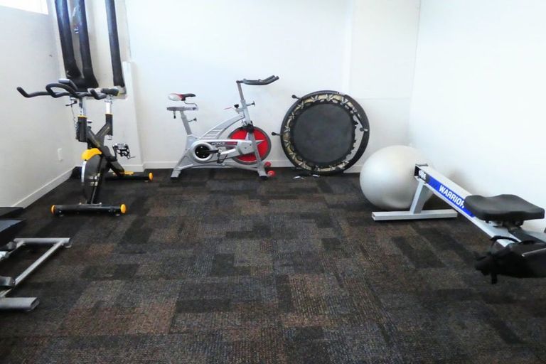 Photo of property in Montreaux Apartments, 8b/164 The Terrace, Wellington Central, Wellington, 6011