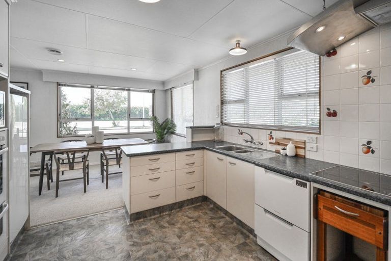 Photo of property in 15 Flaxmere Avenue, Flaxmere, Hastings, 4120